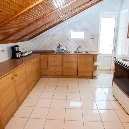 Madison Apartahotel Vlachata