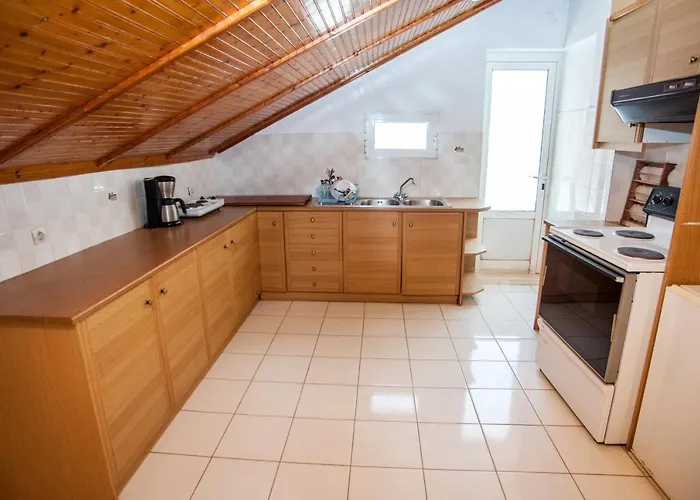 Madison Apartmanhotel Vlaháta